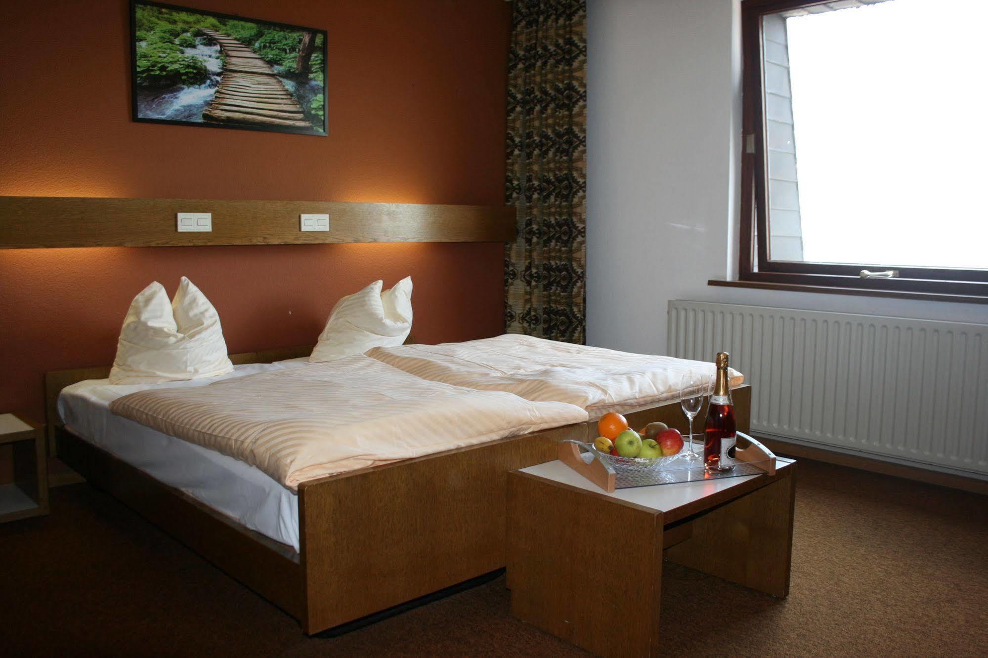 Hotel Restaurant Braas Esch-sur-Sûre Eksteriør billede
