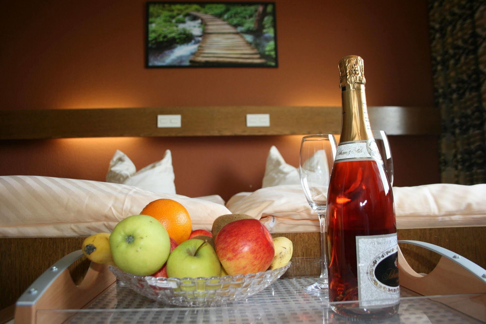 Hotel Restaurant Braas Esch-sur-Sûre Eksteriør billede